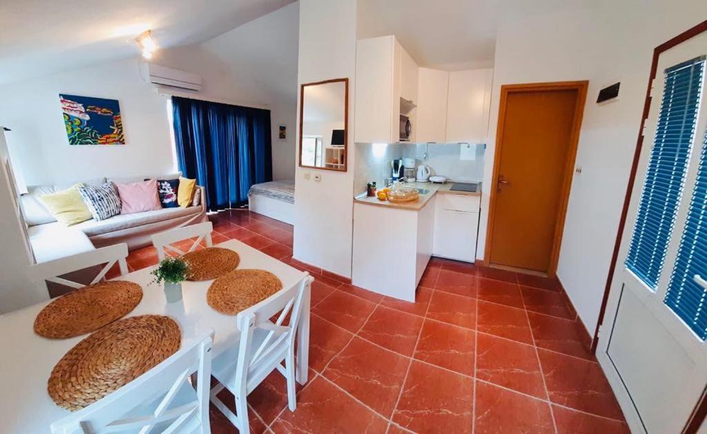 Apartments Barbaresko Lumbarda Kültér fotó