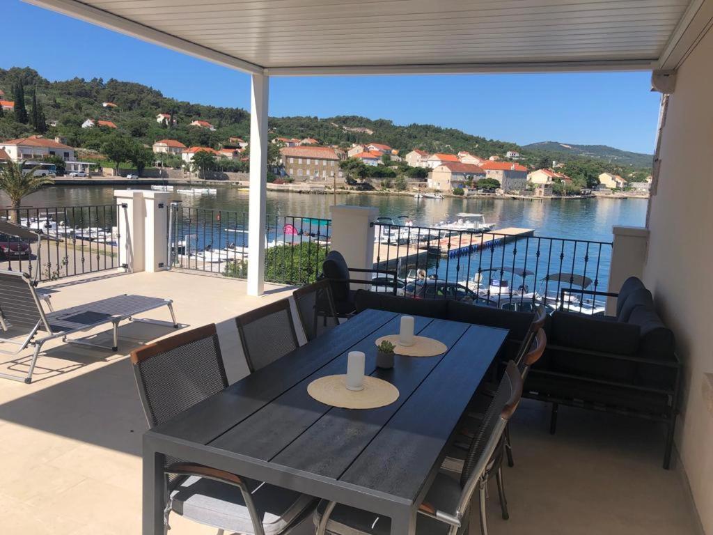 Apartments Barbaresko Lumbarda Kültér fotó
