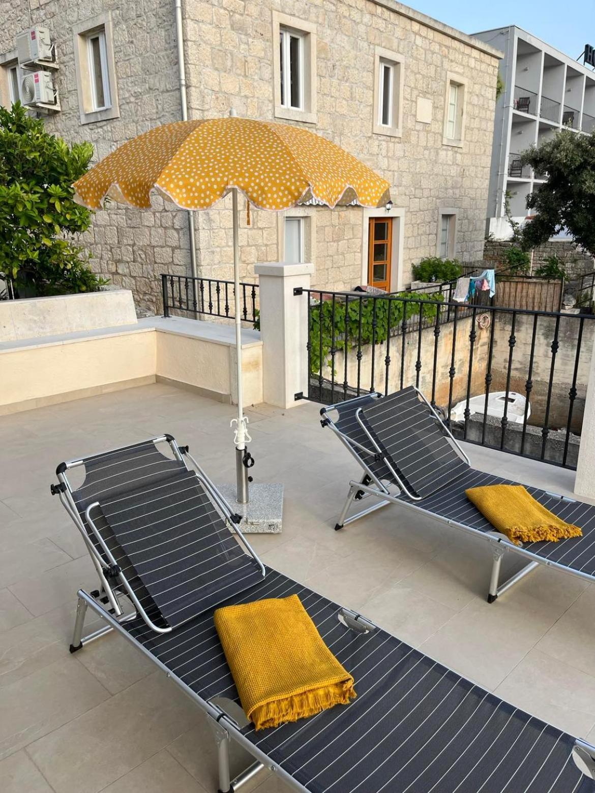 Apartments Barbaresko Lumbarda Kültér fotó